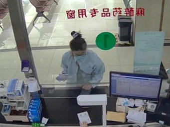 翻了2小时录像，街头救人的杭州姑娘找到了！